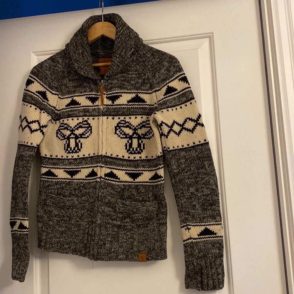 Aritzia TNA sweater 100% lambswool size small